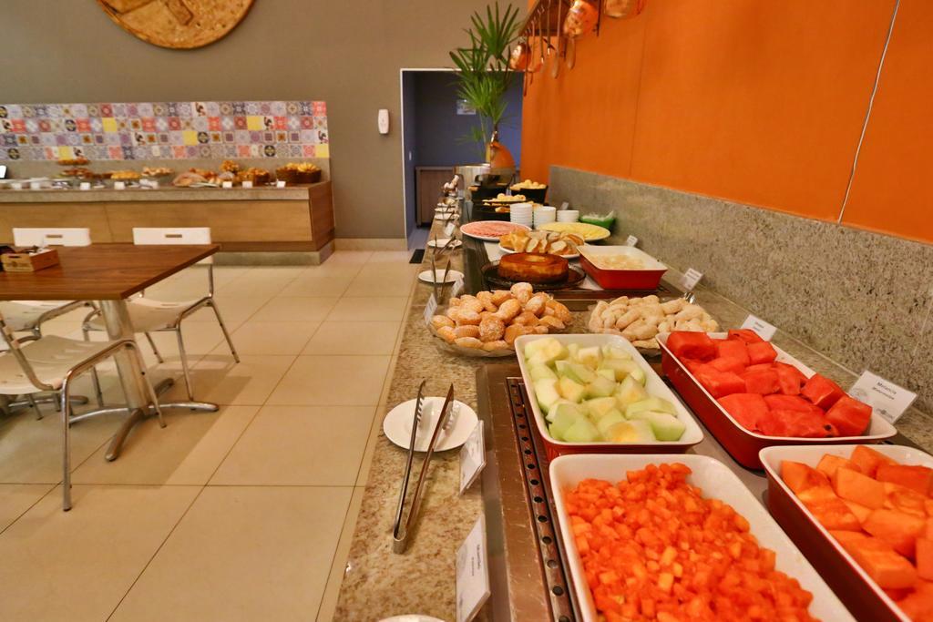 Hotel Go Inn Estacao Goiânia Exteriör bild