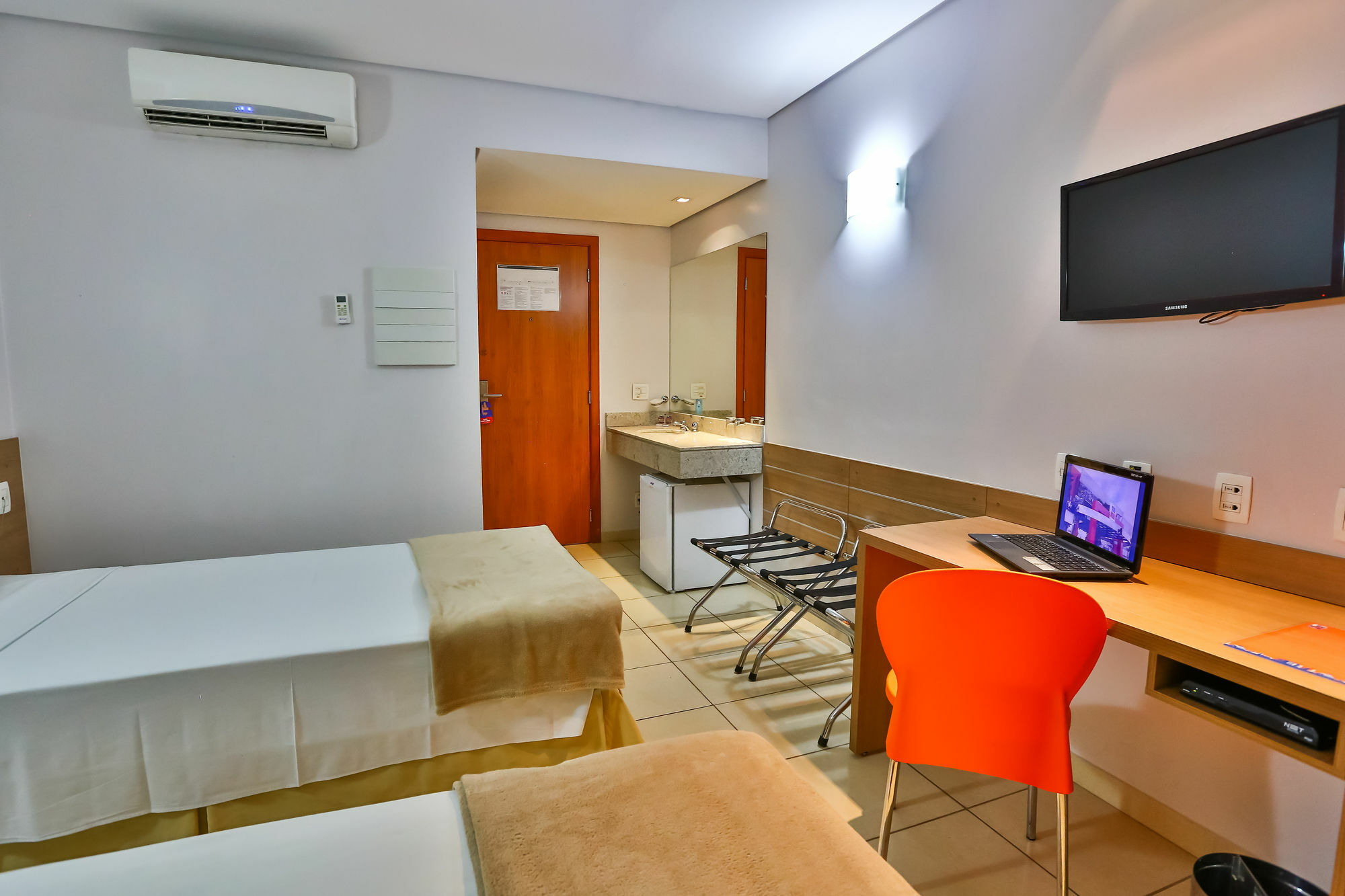 Hotel Go Inn Estacao Goiânia Exteriör bild